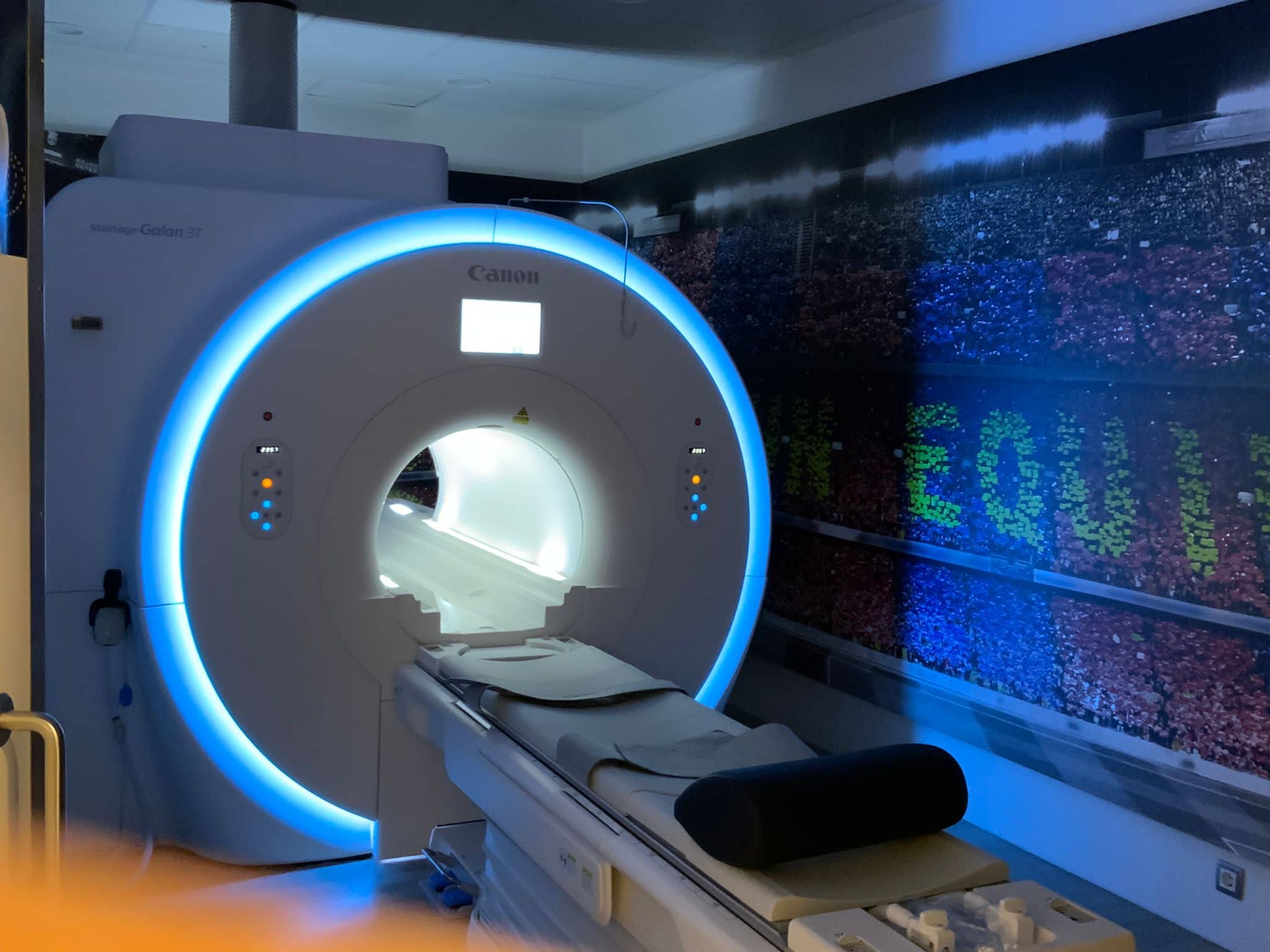 MRI Vantage Galan 3T at FC Barcelona imaging center
